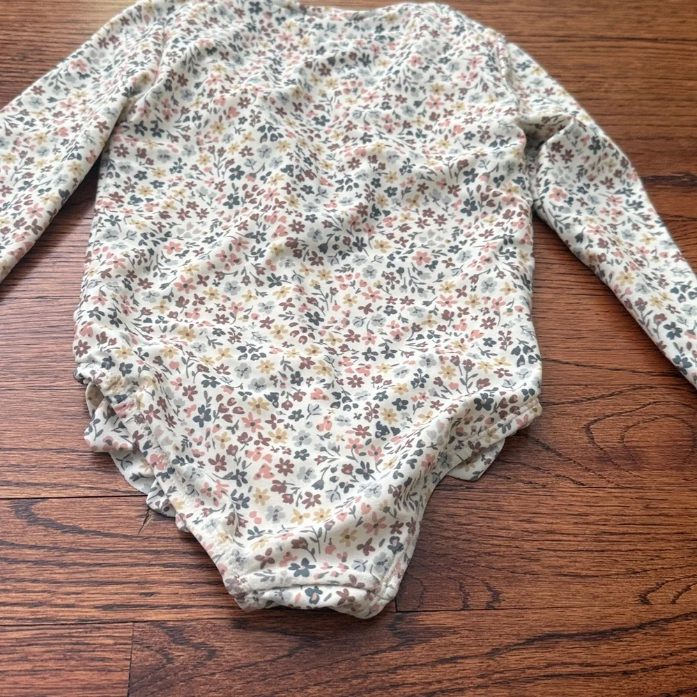 Carter’s little planet rash guard swimsuit 4T - Picture 3 of 3